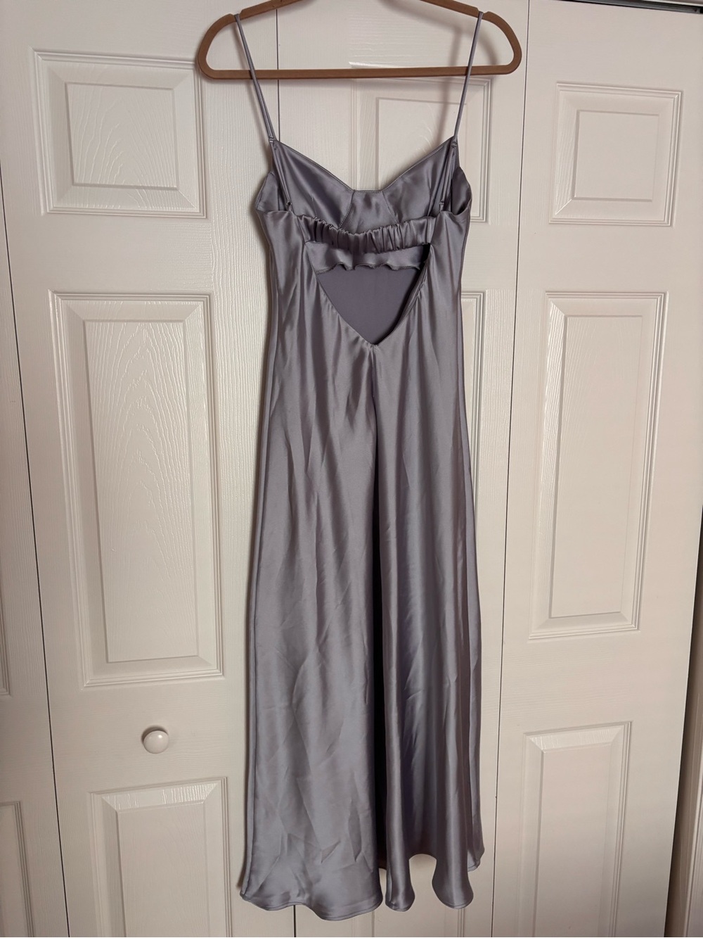 Zara Women’s Satin Cut Out Silver Dress - Picture 5 of 9